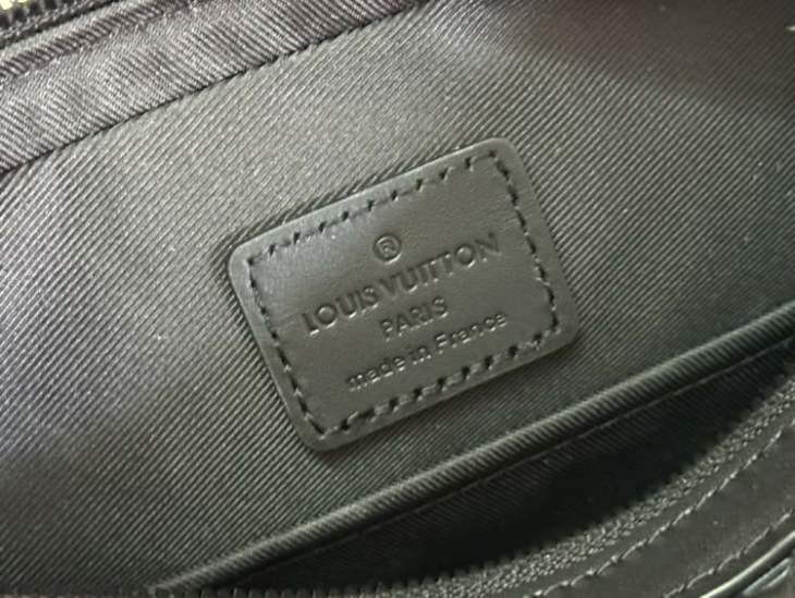 Picture of Louis Vuitton Mens Bags _SKUfw157958556fw